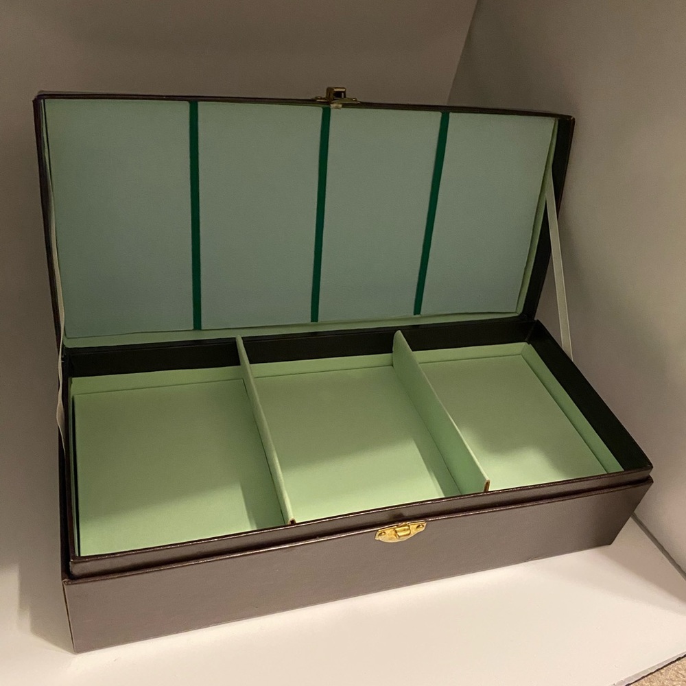 Hand Painted Vintage Jewelry Box: 12x5x4 - Picture 11 of 12